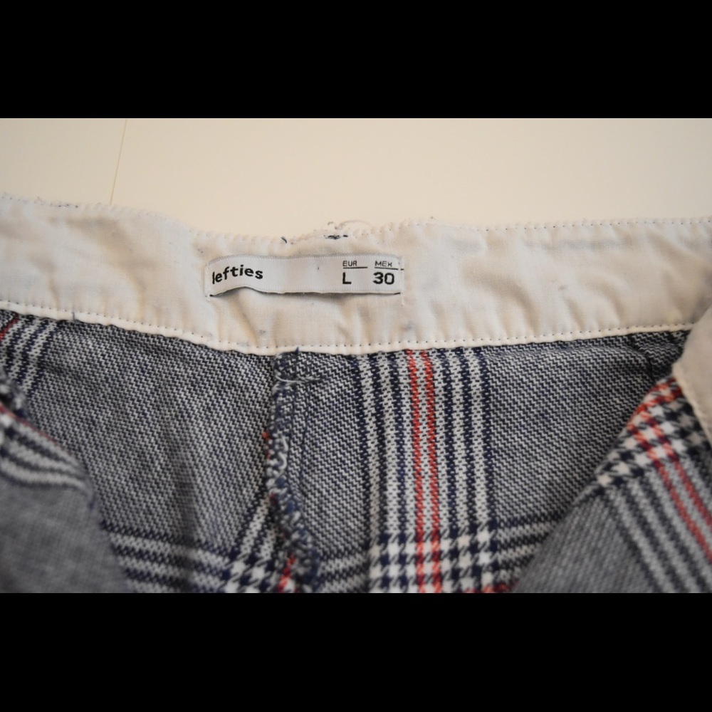 High Waist - Picture 3 of 3